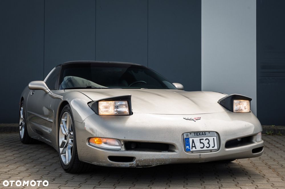 Chevrolet Corvette - 3