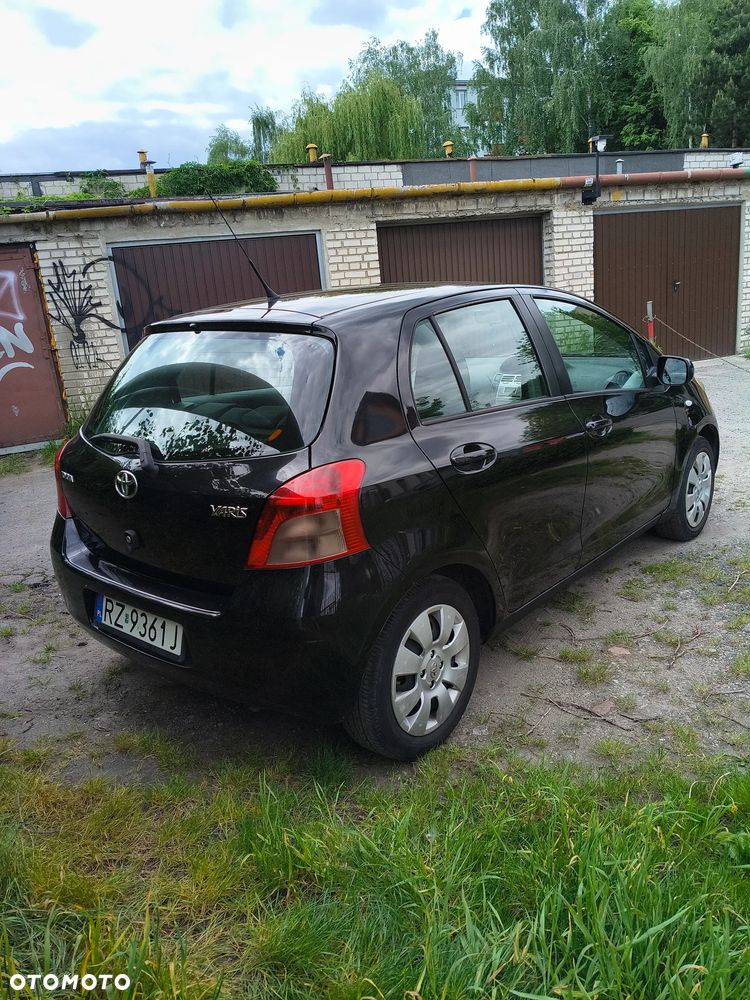 Toyota Yaris 1.3 Luna A/C - 2