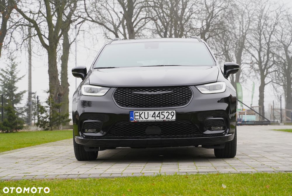 Chrysler Pacifica - 4