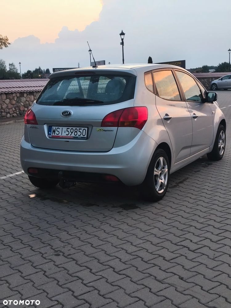 Kia Venga - 11