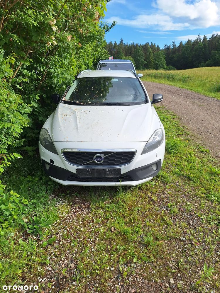Volvo V40 Cross Country D3 Momentum - 1
