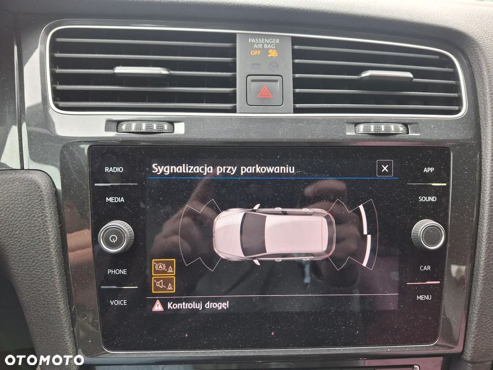 Volkswagen Golf 1.6 TDI BMT Comfortline - 11