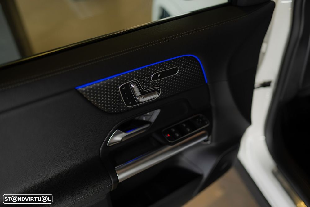 Mercedes-Benz EQA 300 4Matic AMG Line - 44
