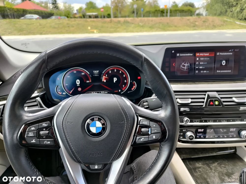 BMW Seria 5 530i xDrive Luxury Line - 11