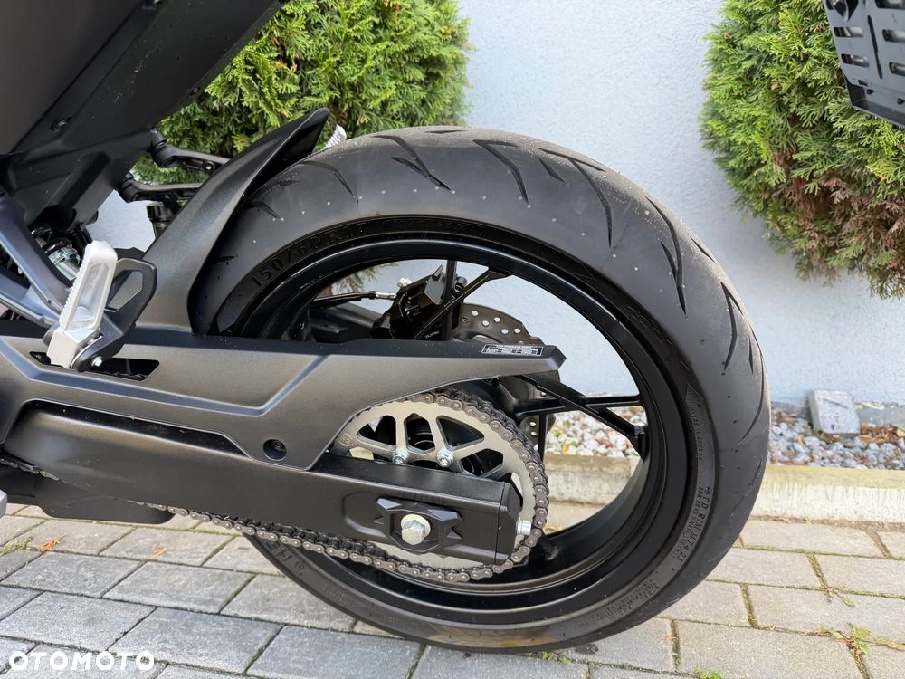 VOGE R125S - 32