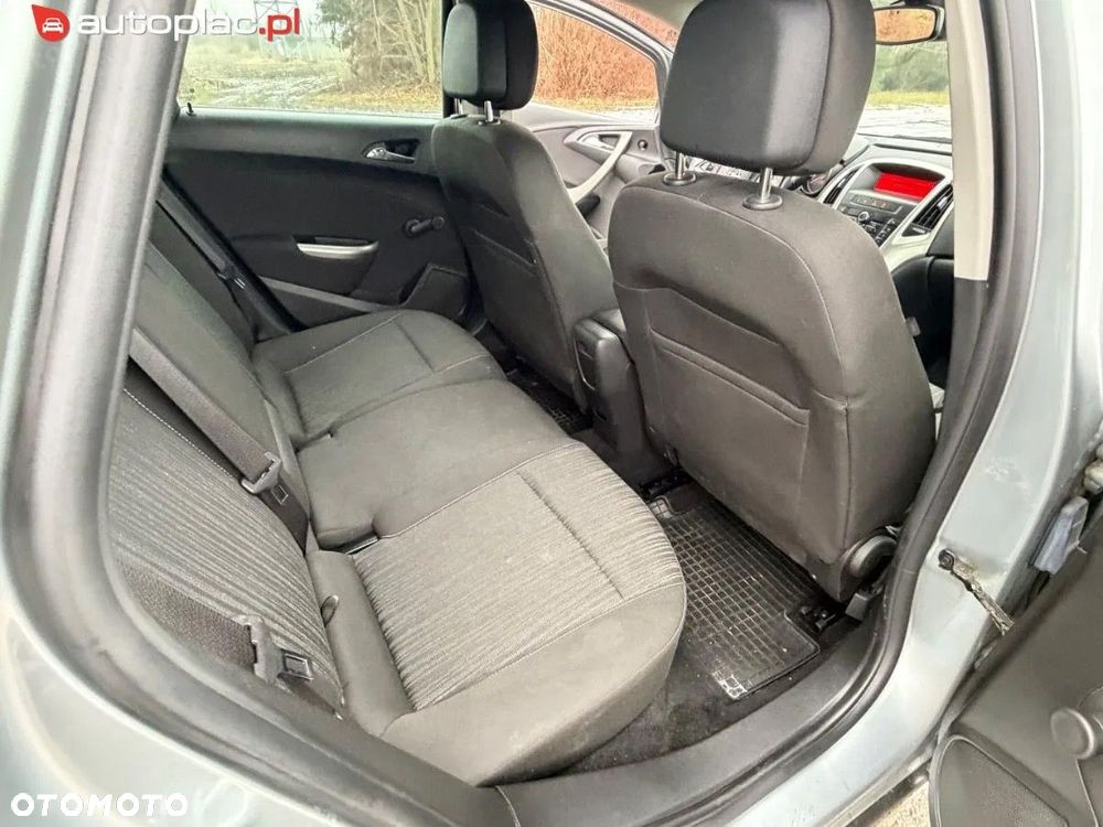 Opel Astra 2011