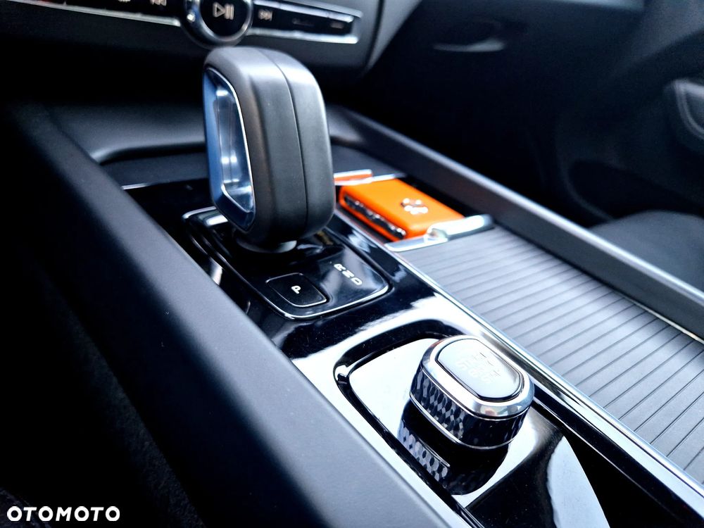 Volvo XC 60 T6 AWD Recharge Geartronic Inscription Expression - 22