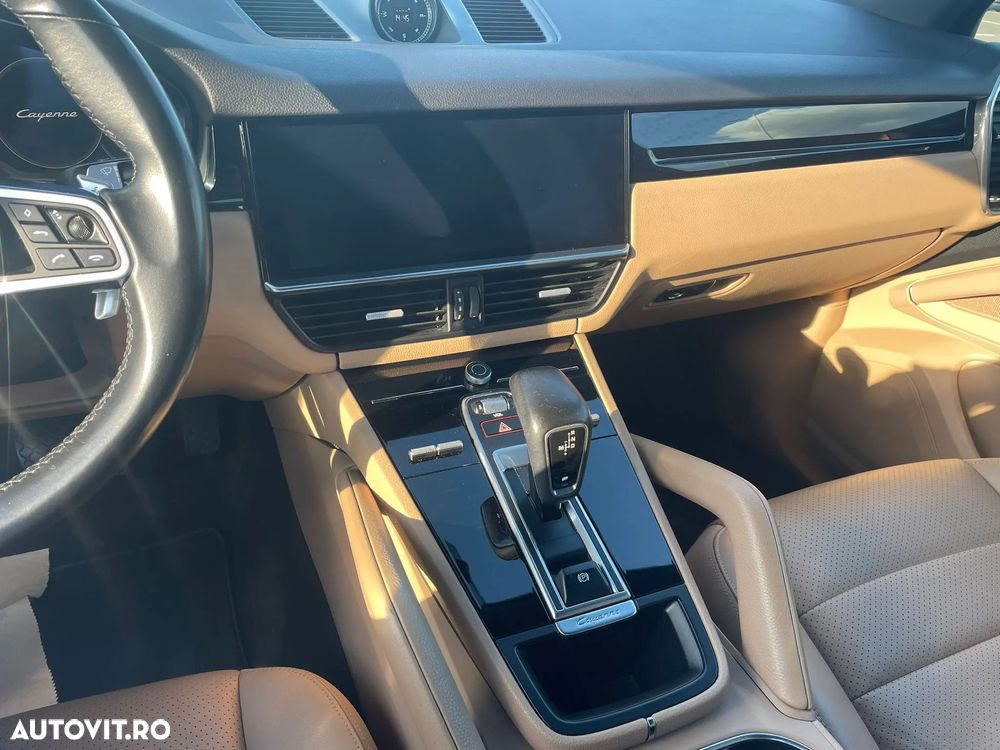 Porsche Cayenne - 3