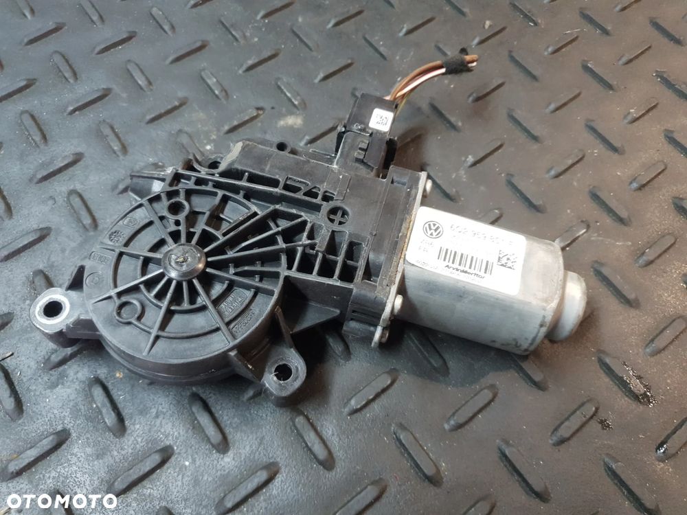 Skoda Fabia 2 II 07-10 SILNIK SILNICZEK SZYBY PRAWY OE 6Q2959801F EUROPA - 1