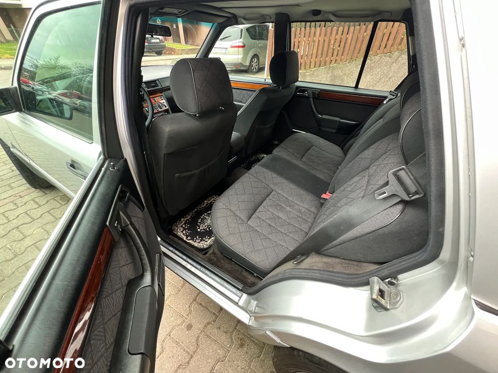 Mercedes-Benz W124 (1984-1993) - 12