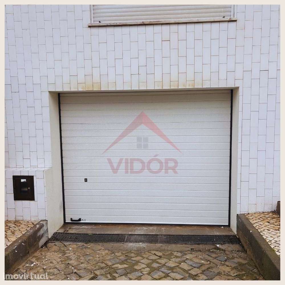 Garagem na Rua Senhora da Encarnação Lote F nº10 - Grande imagem: 2/3