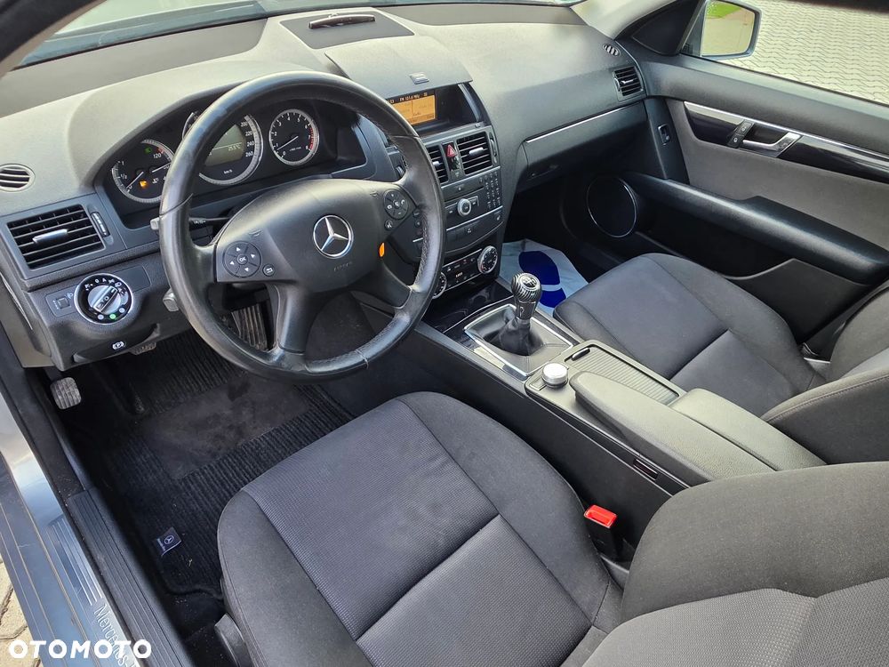 Mercedes-Benz Klasa C 180 Kompressor BlueEFFICIENCY - 21