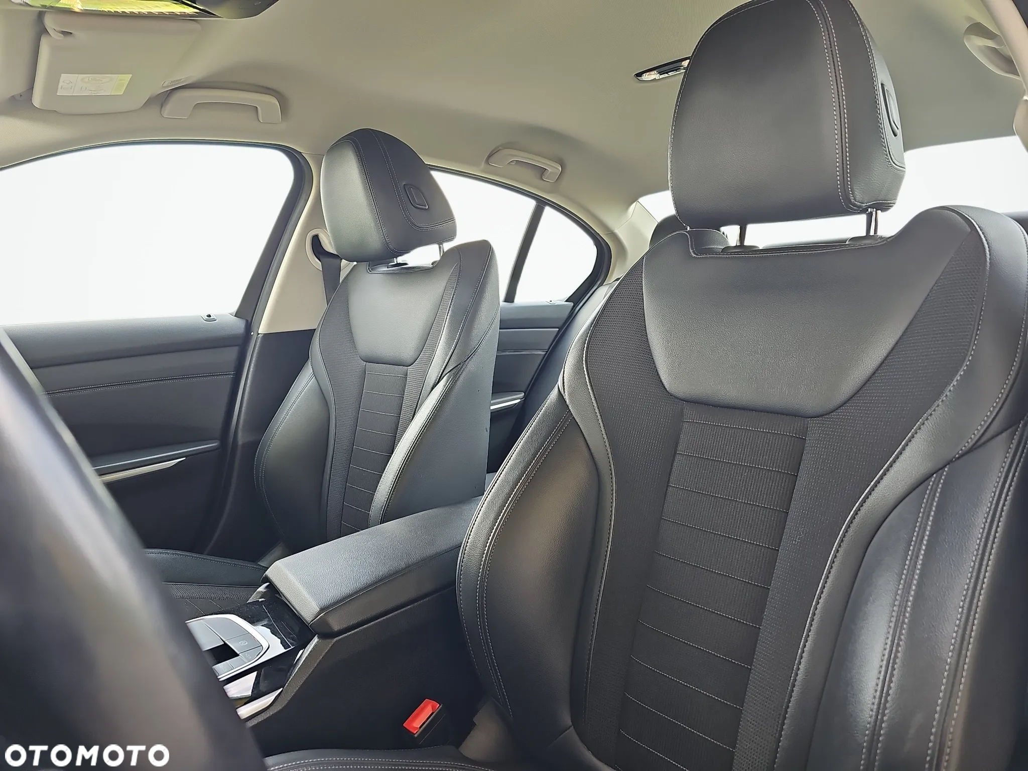 BMW Seria 3 318d MHEV Sport Line - 13