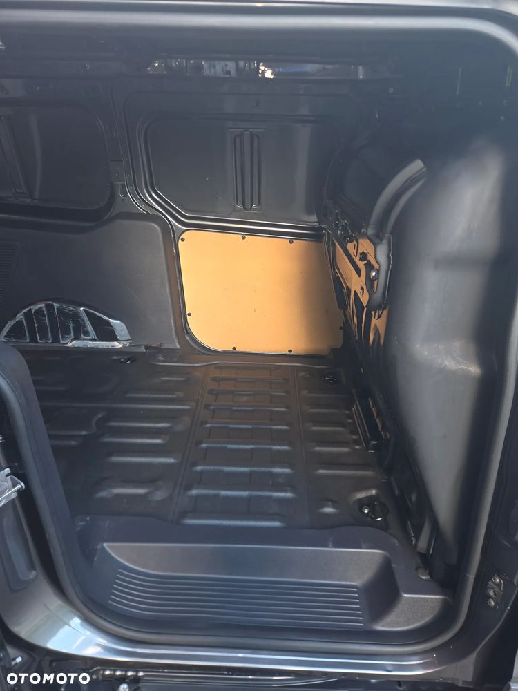 Ford Transit Connect - 20