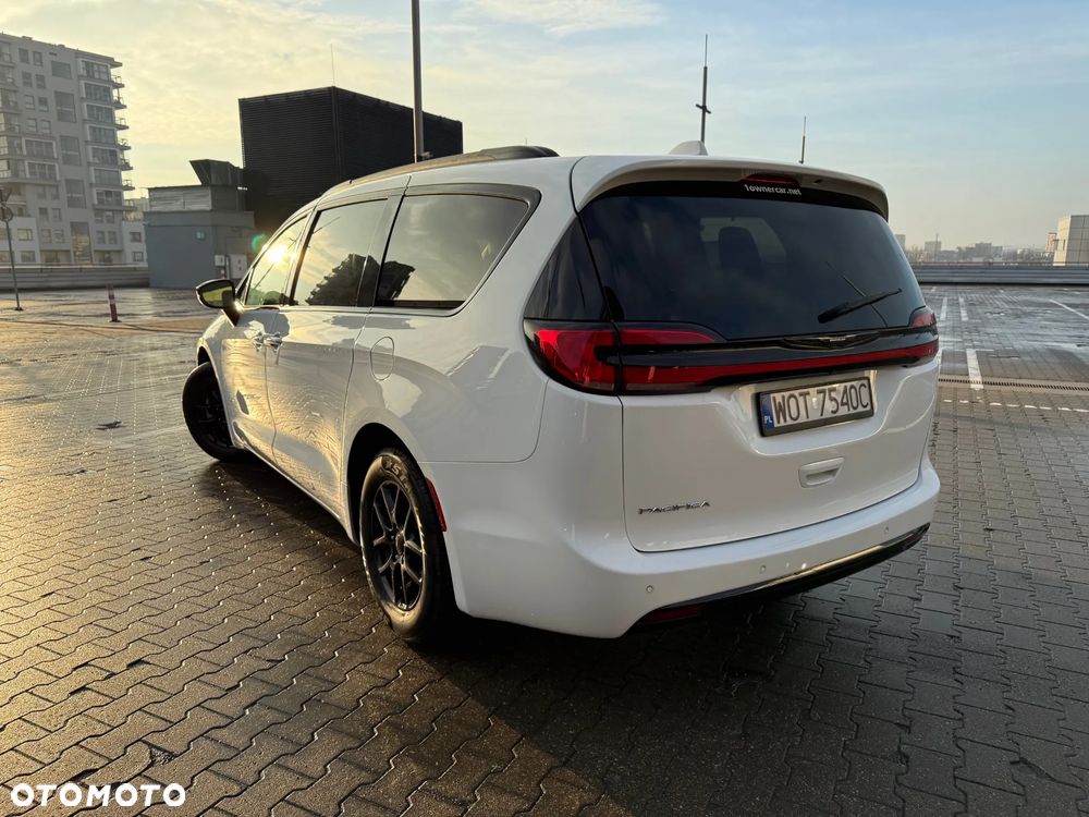 Chrysler Pacifica - 20