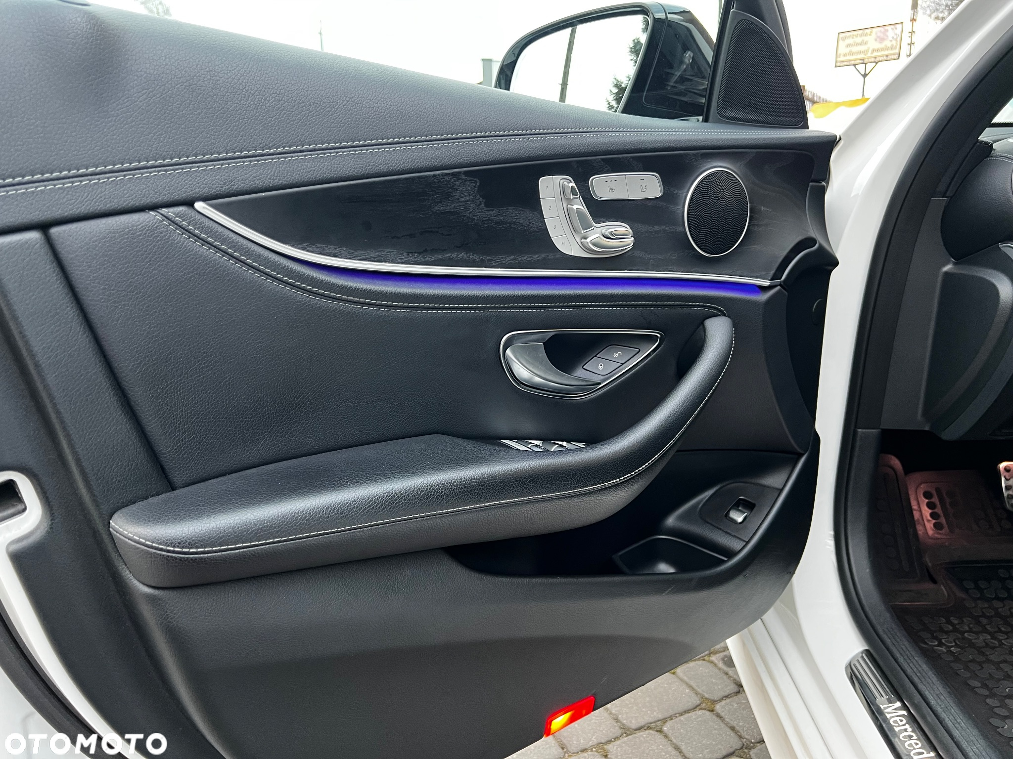 Mercedes-Benz Klasa E 220 d 4-Matic 9G-TRONIC - 9