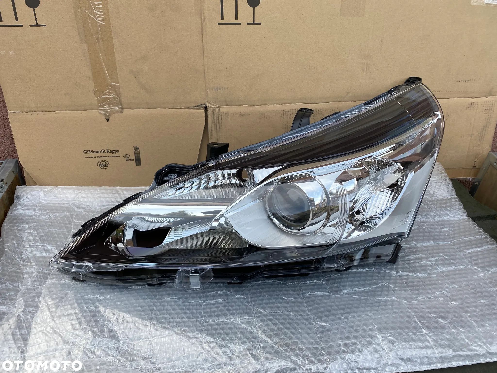 lampa toyota verso lift lewa  eu cała - 1