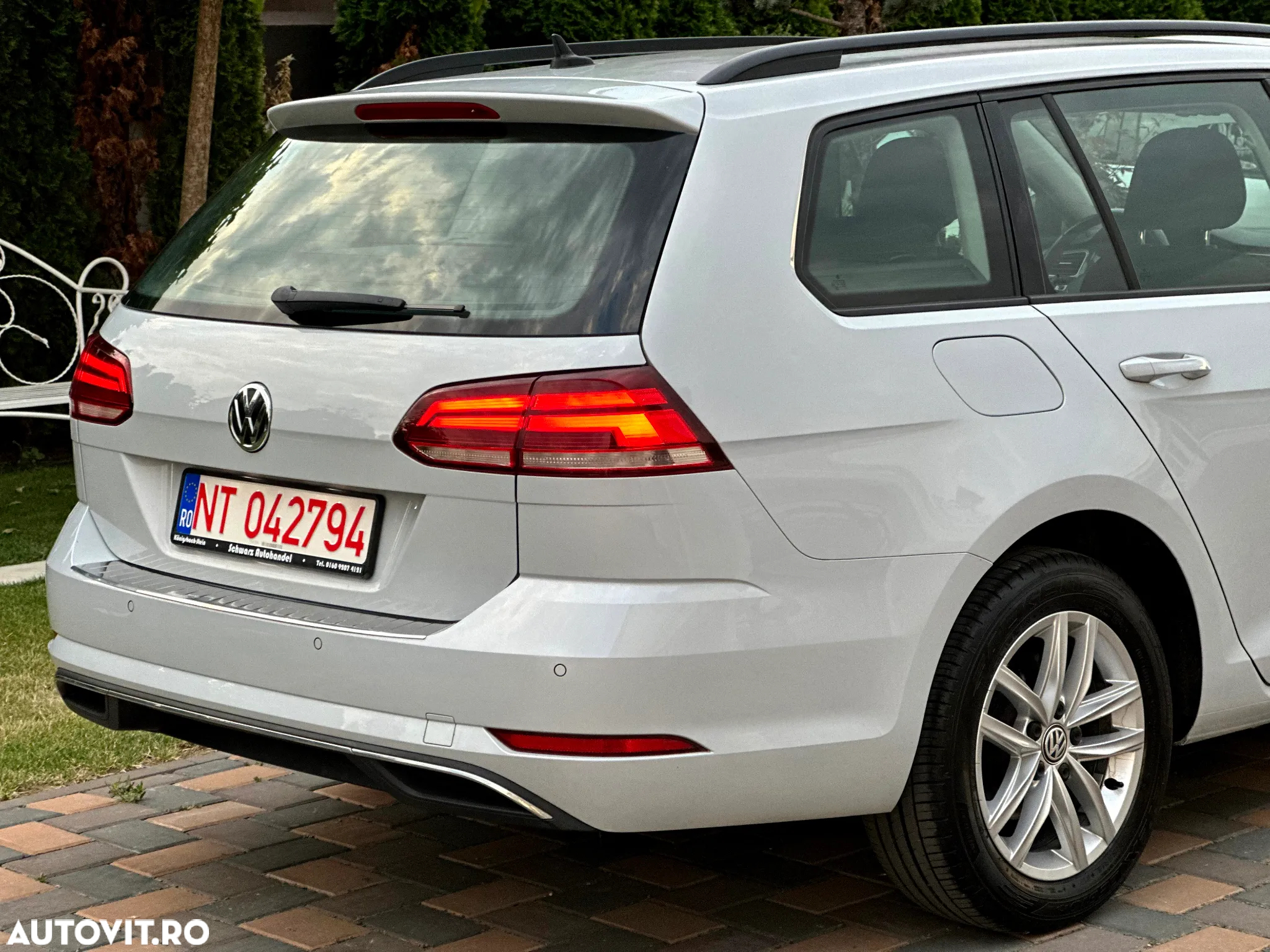 Volkswagen Golf Variant 1.6 TDI (BlueMotion Technology) Trendline - 10