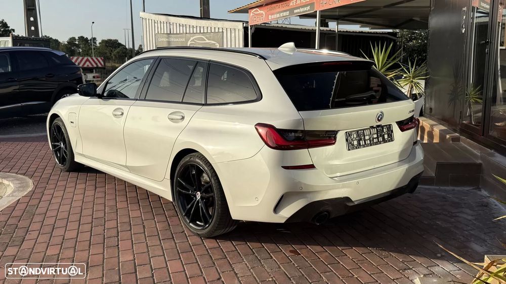 BMW 330 e Pack Desportivo M Auto - 11