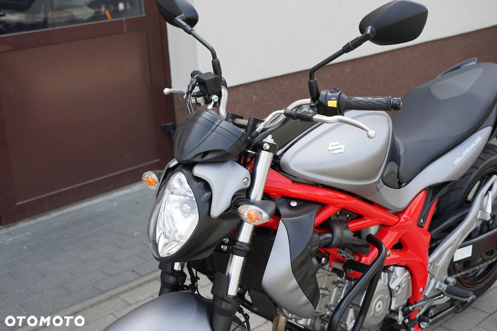 Suzuki Gladius - 31