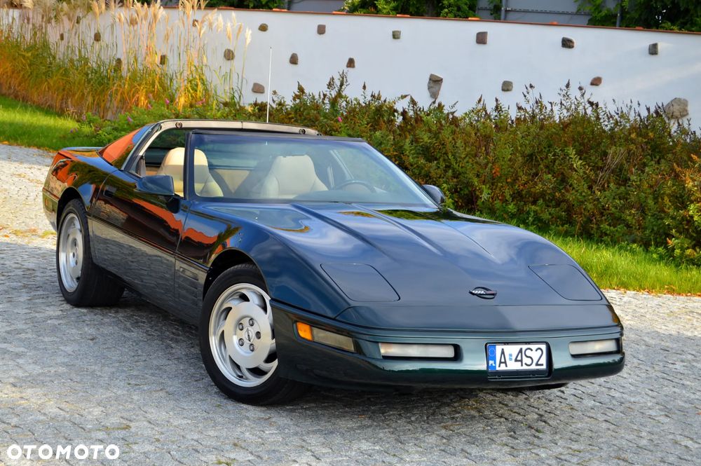 Chevrolet Corvette - 1