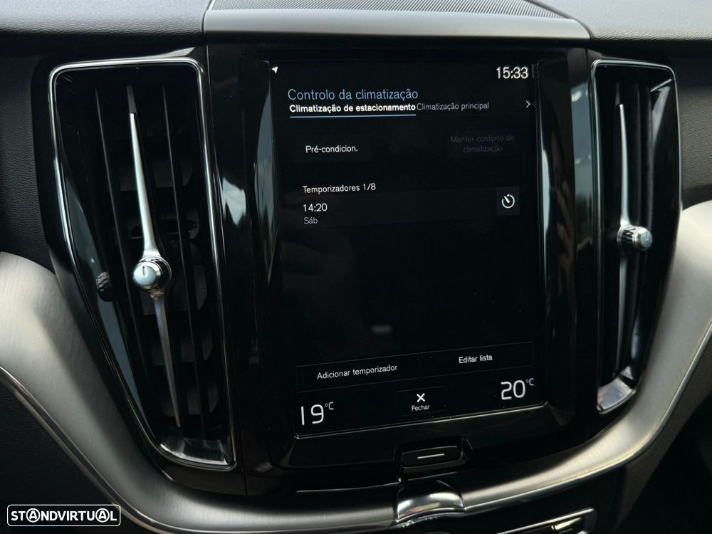 Volvo XC 60 2.0 T8 PHEV Momentum Plus AWD - 44