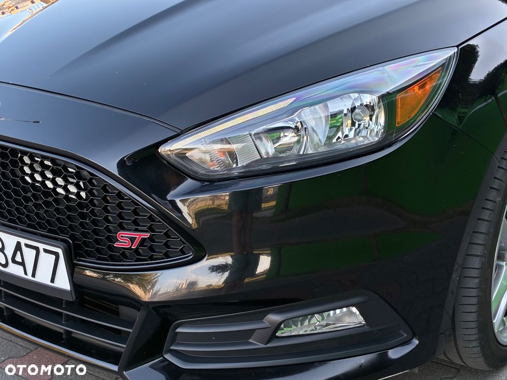 Ford Focus 2.0 EcoBoost ST - 16