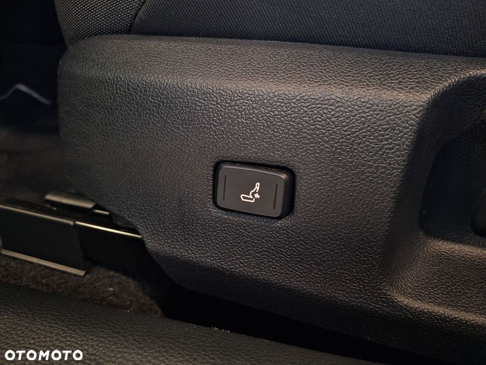 Toyota Corolla 2.0 Hybrid Comfort - 17