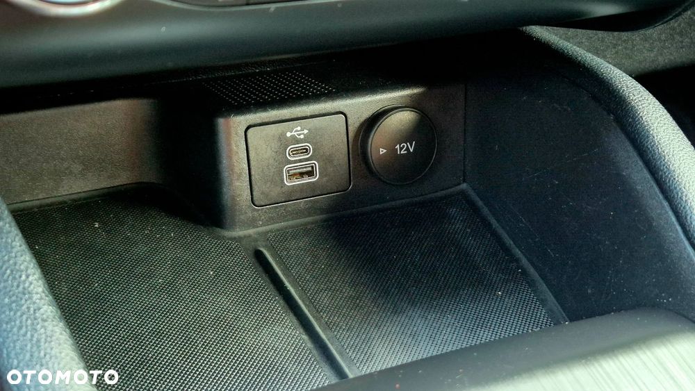 Ford Kuga - 31
