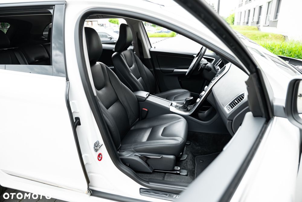 Volvo XC 60 D5 AWD Summum - 24