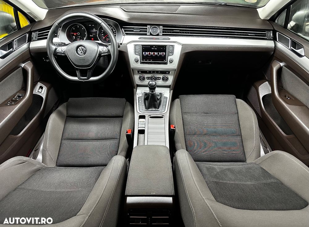 Volkswagen Passat - 18