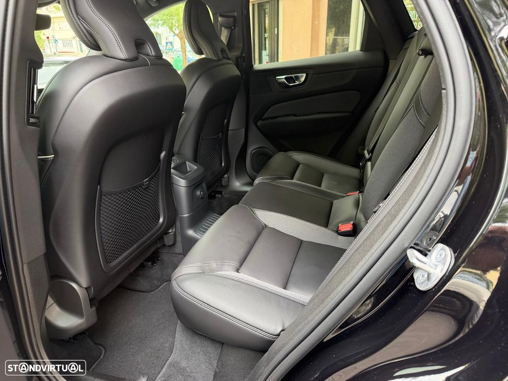 Volvo XC 60 T6 AWD Recharge Plus Black Edition - 33