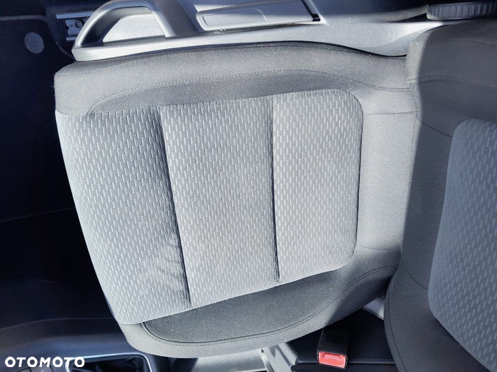 Volkswagen Golf Plus 2.0 TDI Comfortline - 21