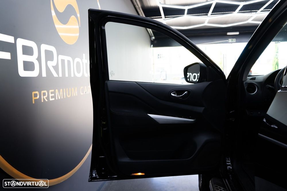 Nissan Navara 2.3 dCi CD 4WD Tekna Auto - 23