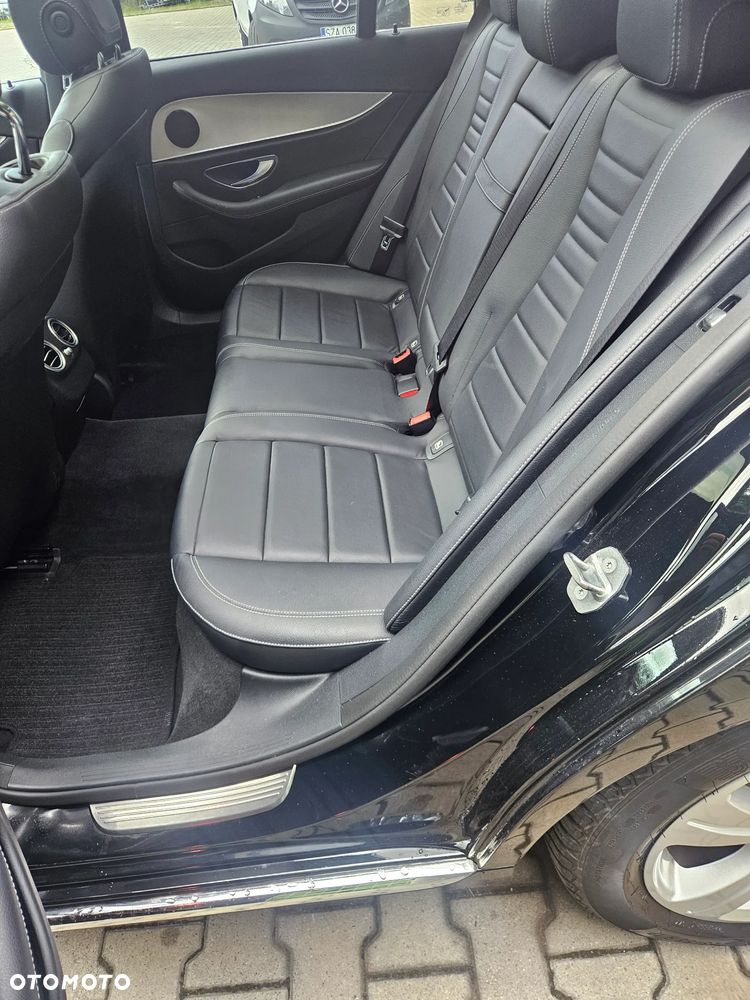 Mercedes-Benz Klasa E 200 4-Matic 9G-TRONIC - 30