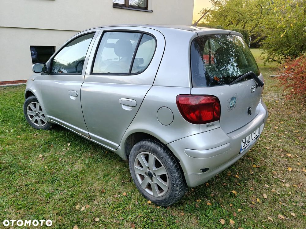 Toyota Yaris 1.0 - 7