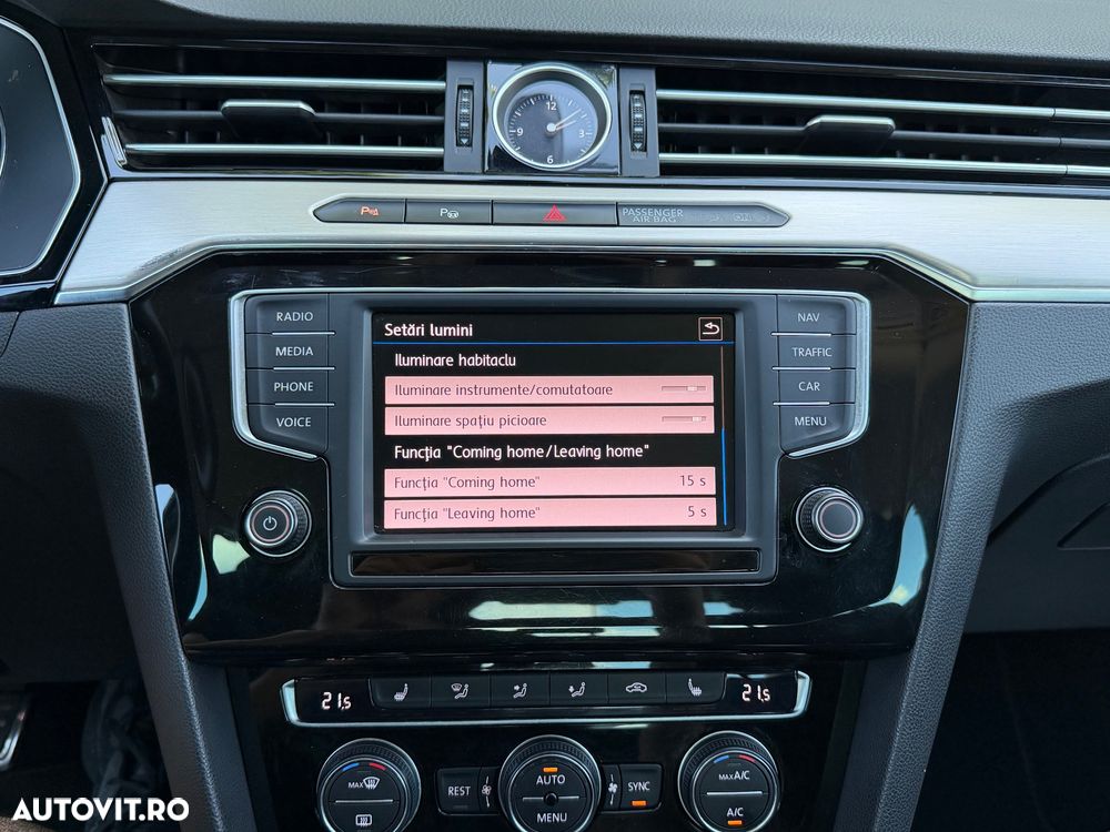 Volkswagen Passat 2.0 TDI DSG Highline - 23