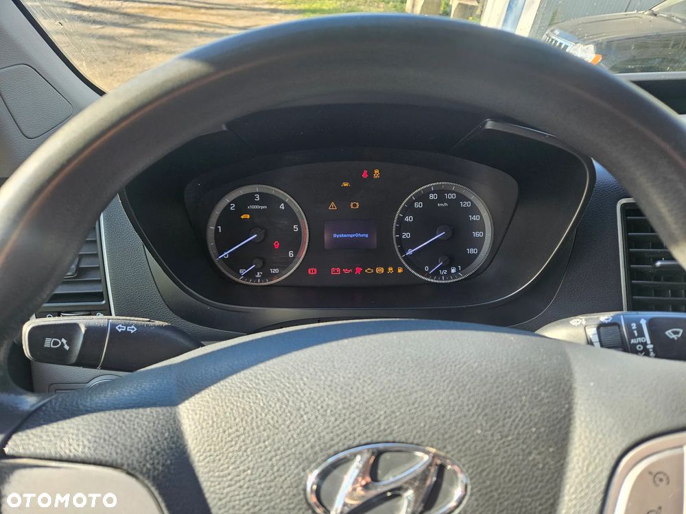 Hyundai H350 - 12