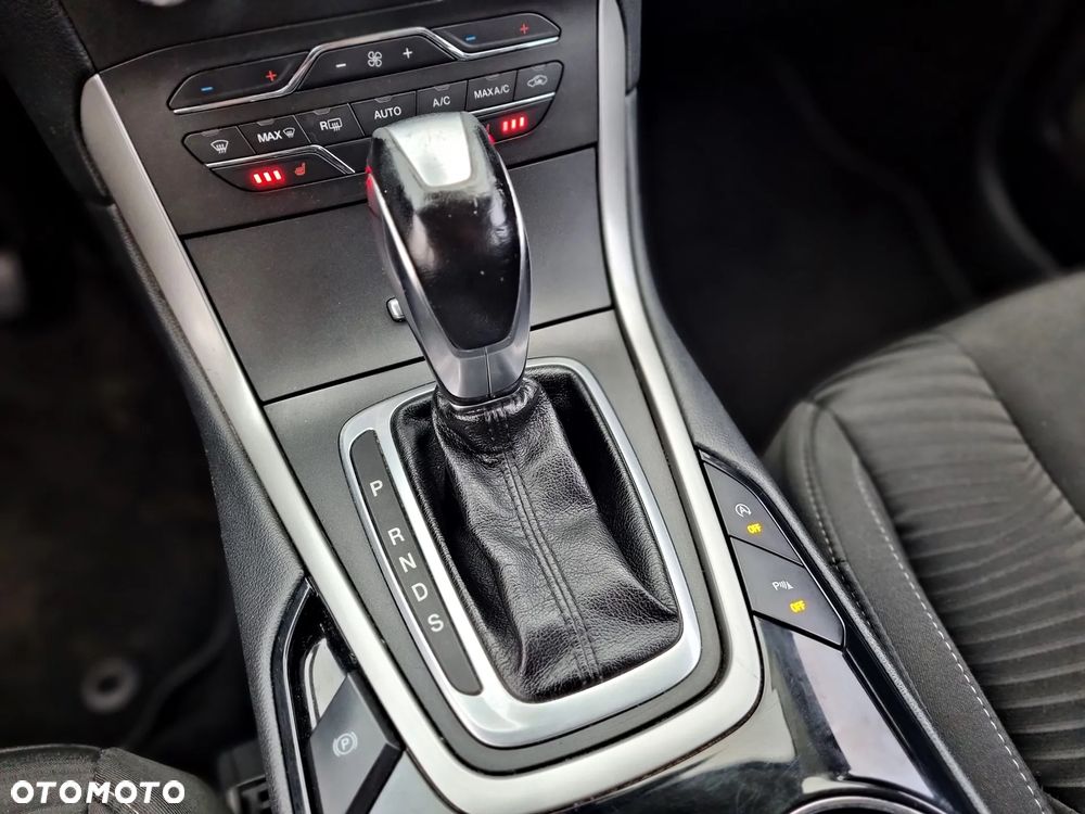 Ford S-Max 2.0 TDCi DPF Titanium - 19