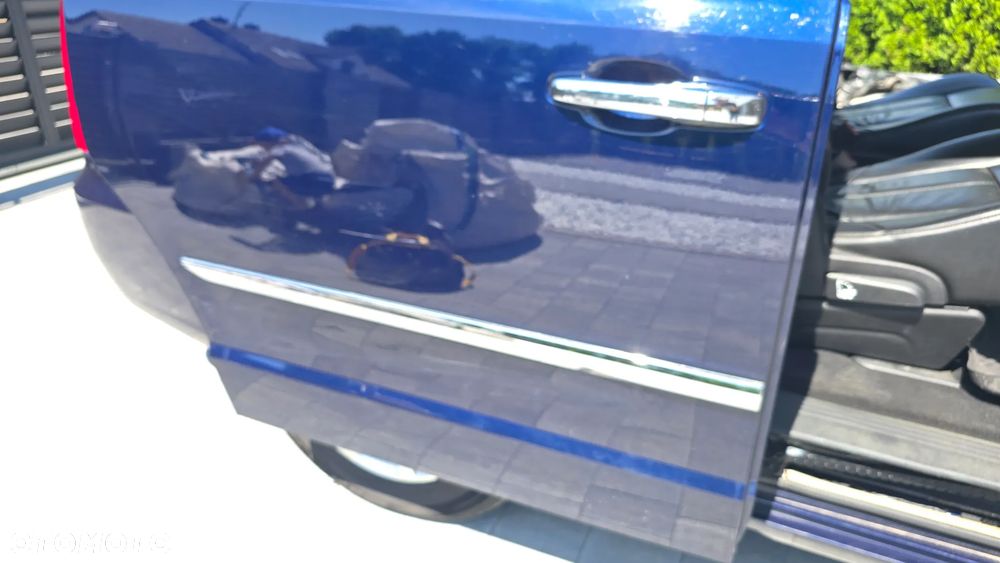 Chrysler Town & Country 3.6 Limited - 9