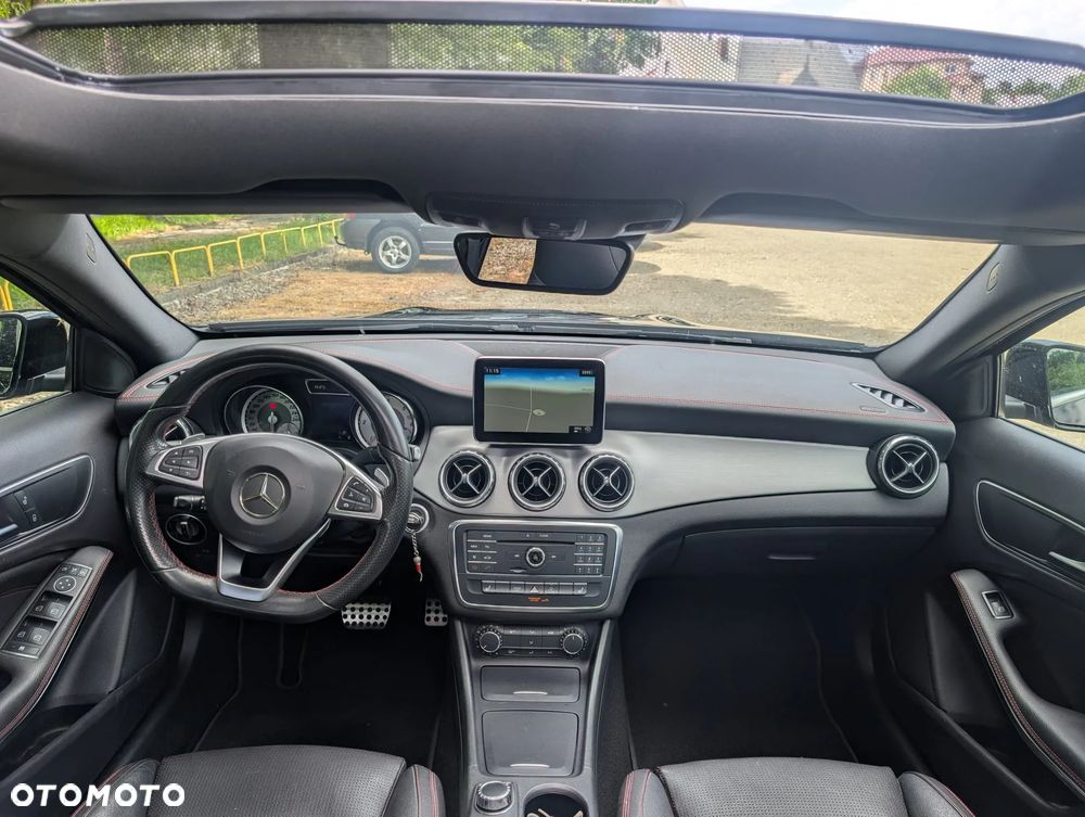 Mercedes-Benz GLA 180 d 7G-DCT AMG Line - 13
