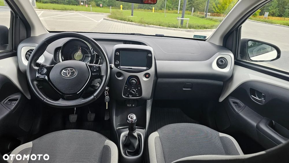 Toyota Aygo x-play - 10