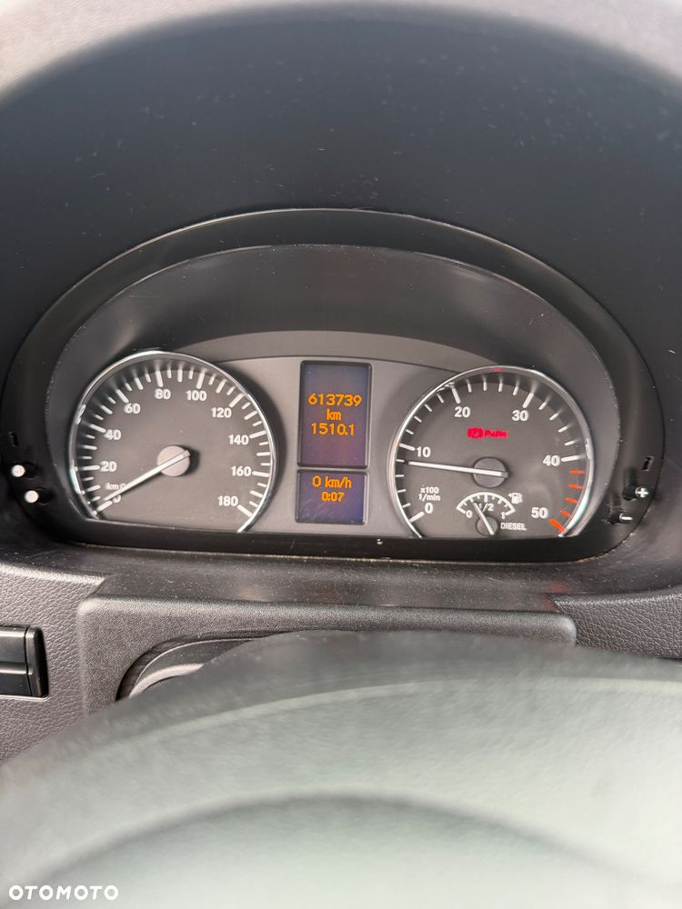 Mercedes-Benz Sprinter - 15
