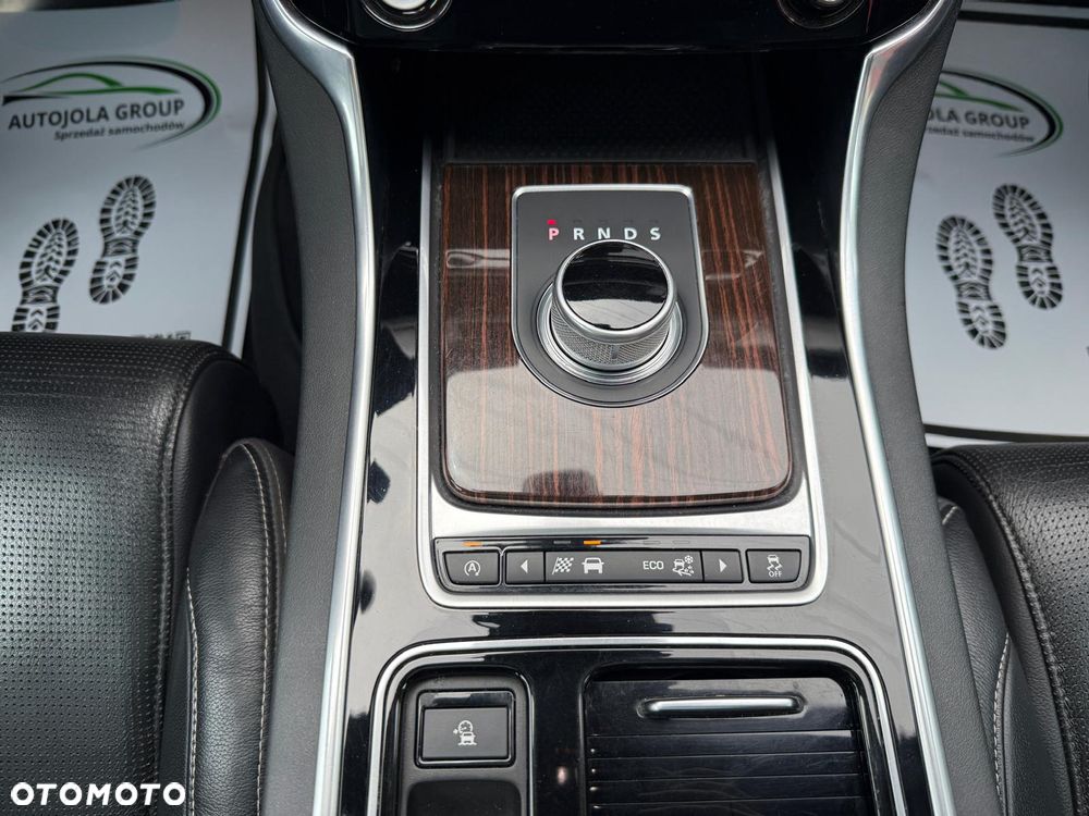 Jaguar XF S AWD - 15