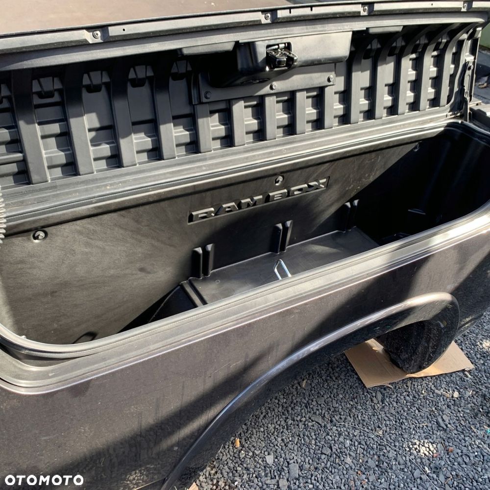 Paka zabudowa ćwiartka RAMBOX PAU błotnik tył DODGE RAM V 1500 LIMITED 22r - 12