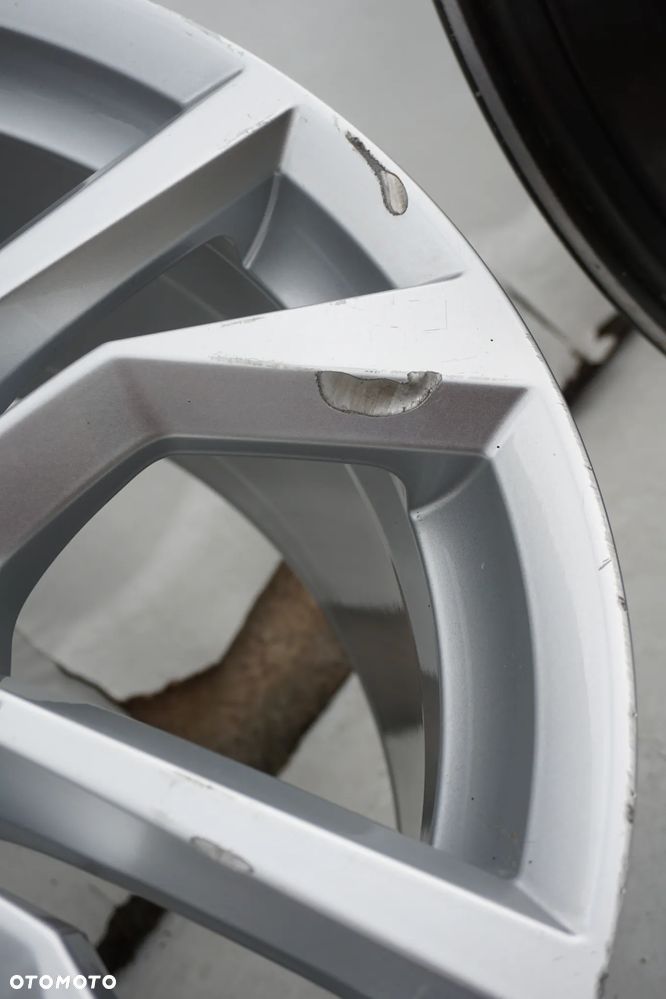 Audi 5x112 18 8,5J et50 8S0601025AN - 2