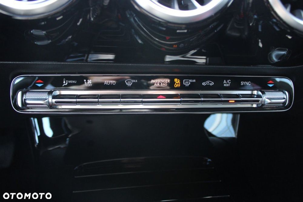 Mercedes-Benz CLA - 33