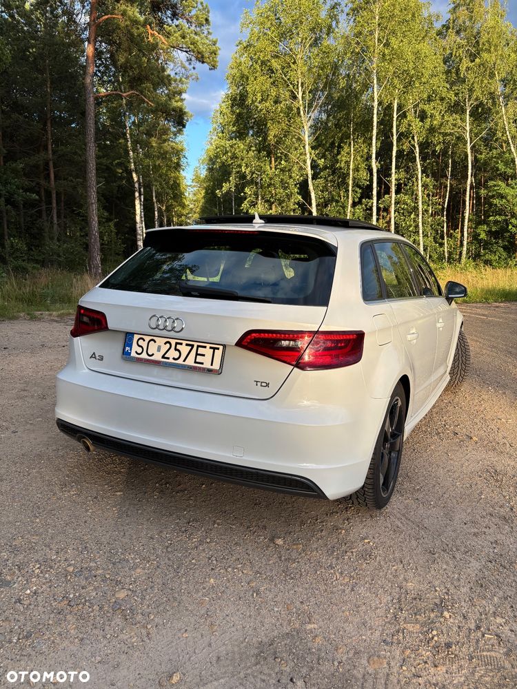 Audi A3 Sportback 1.6 TDI DPF S line Sportpaket - 3