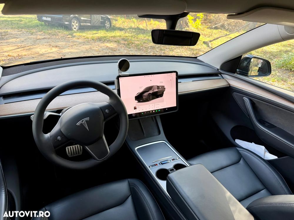 Tesla Model Y AWD Performance - 9