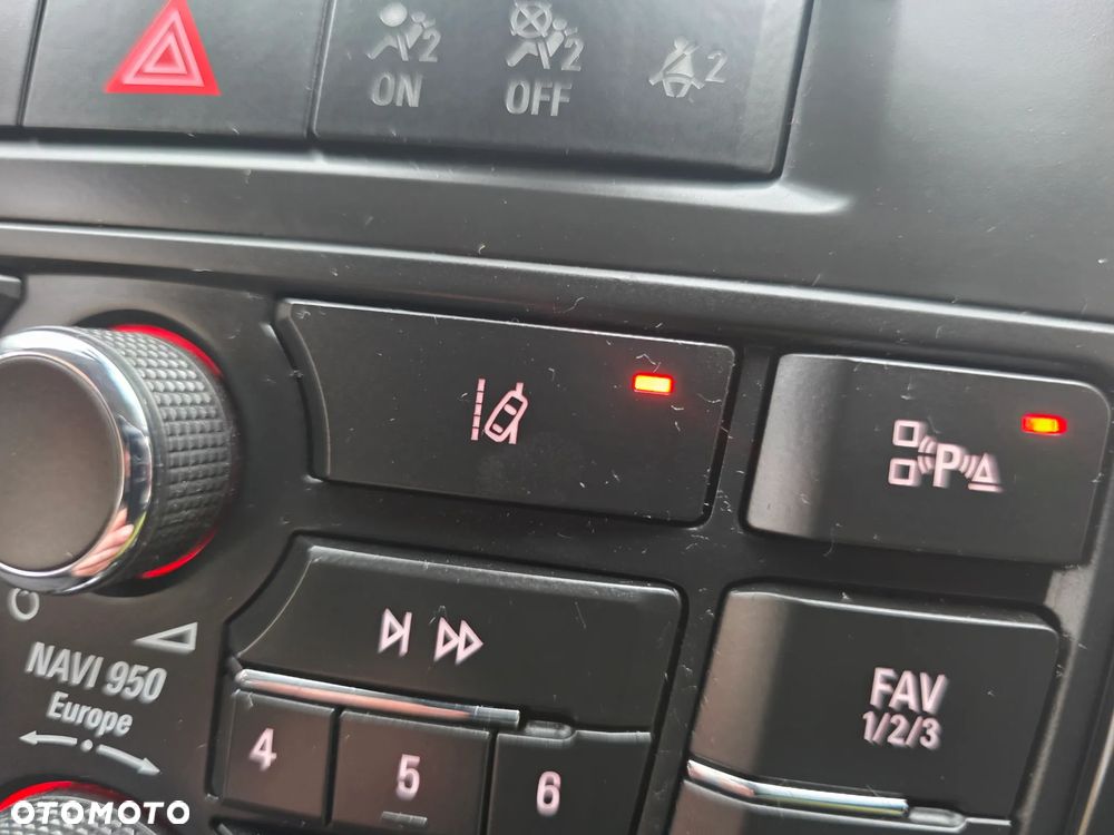 Opel Astra 2.0 CDTI Cosmo - 22